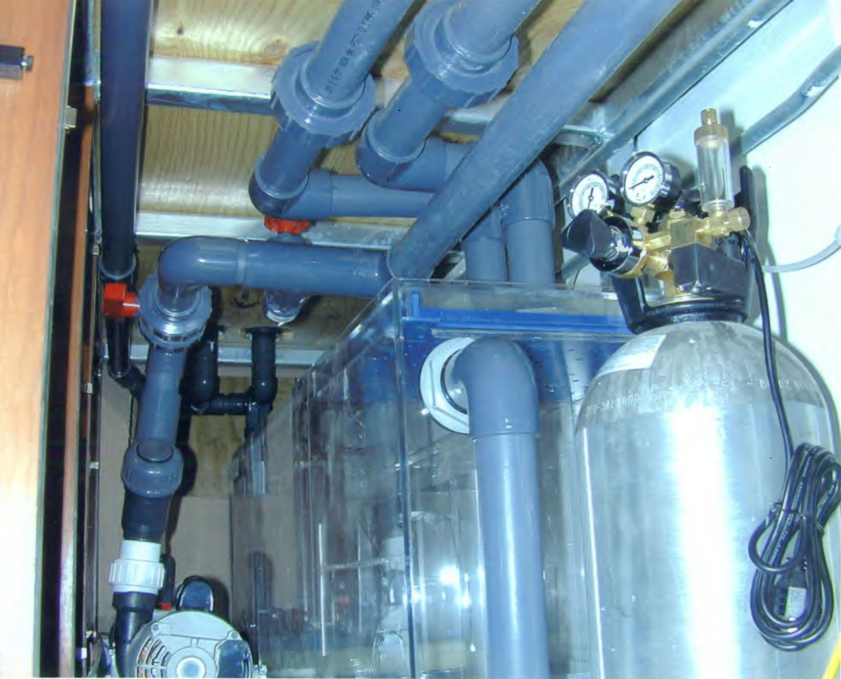 Pipelines and Oxygen Tank